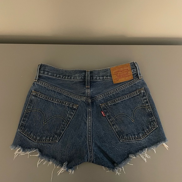 Levi’s 501 Short Size 25✨ - Picture 4 of 5